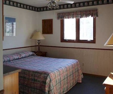Pelican Shores Breezy Point エクステリア 写真